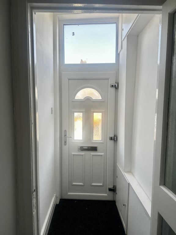 Property photo 2 of 15 Hallway