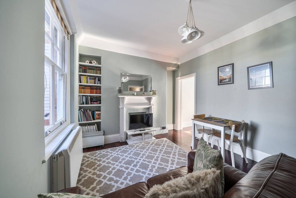 Property photo 3 of 12