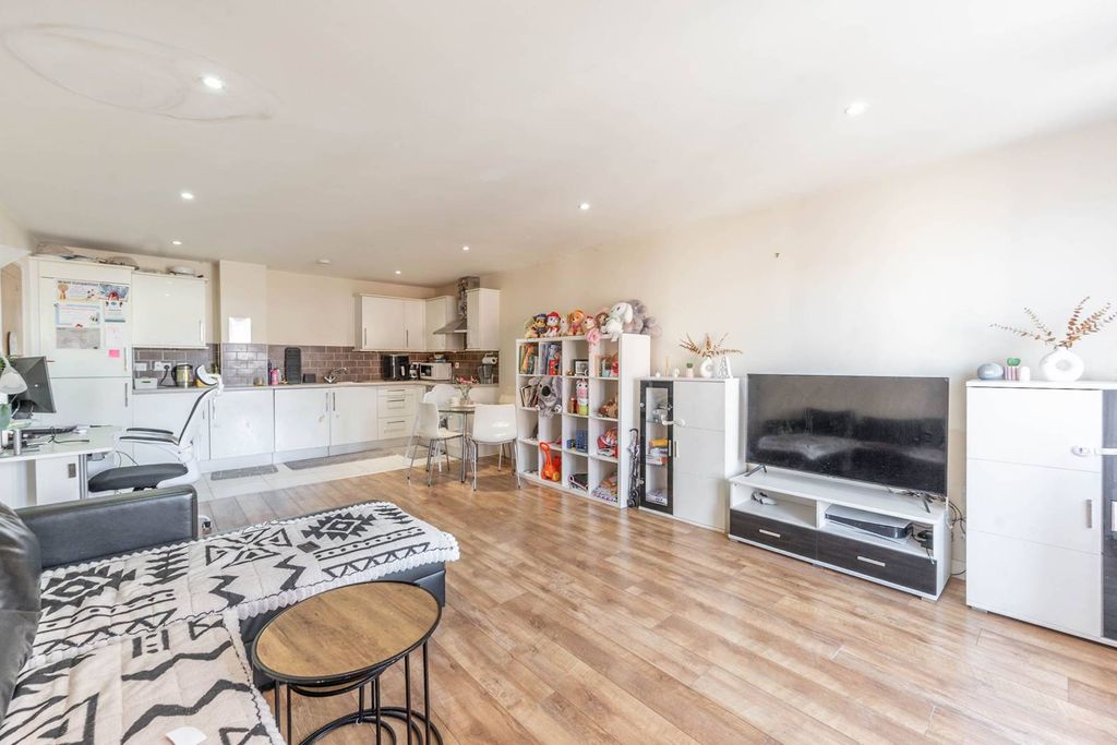 Property photo 2 of 7