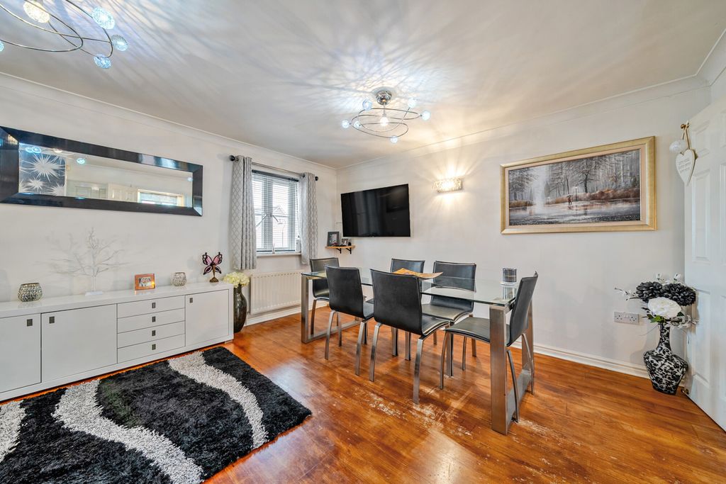 Property photo 3 of 23 Reception