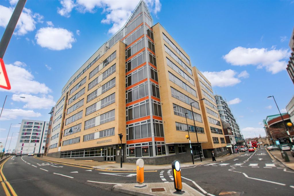 Property photo 1 of 10 External Front