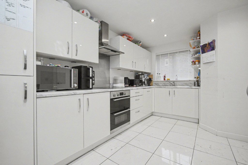 Property photo 3 of 19 Picture No. 21