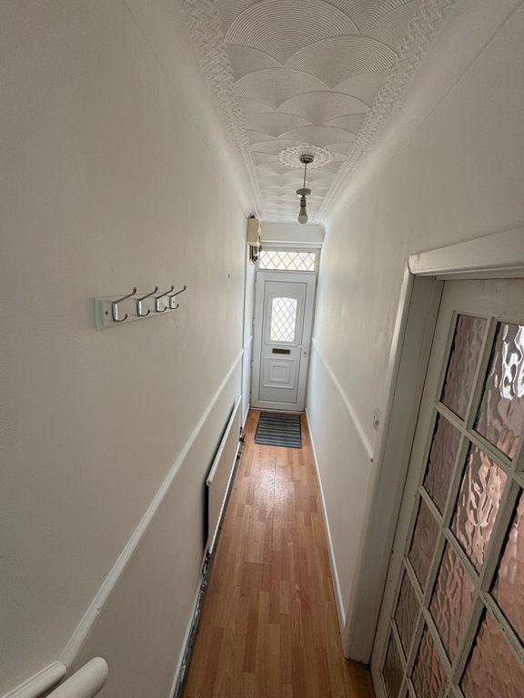 Property photo 2 of 12 Passage