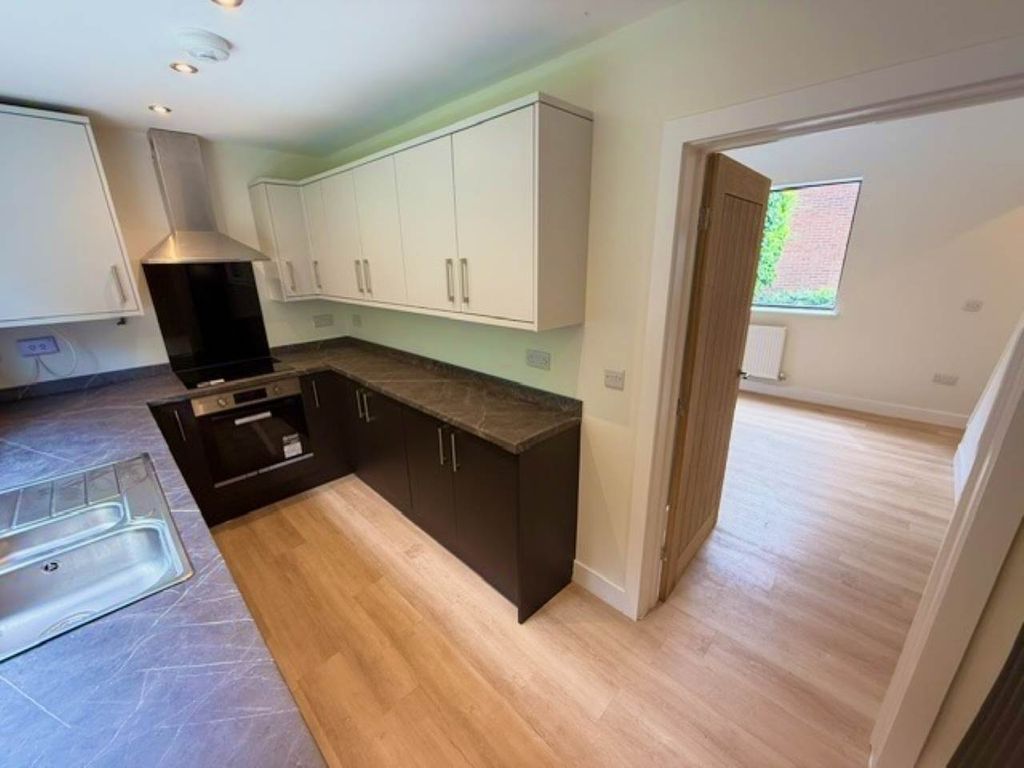 Property photo 2 of 24 Kitchen