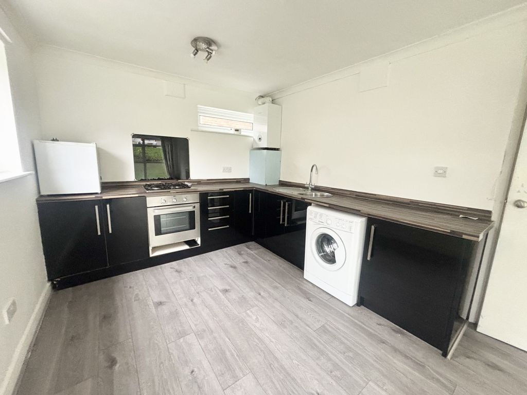 Property photo 3 of 11 Img_2584