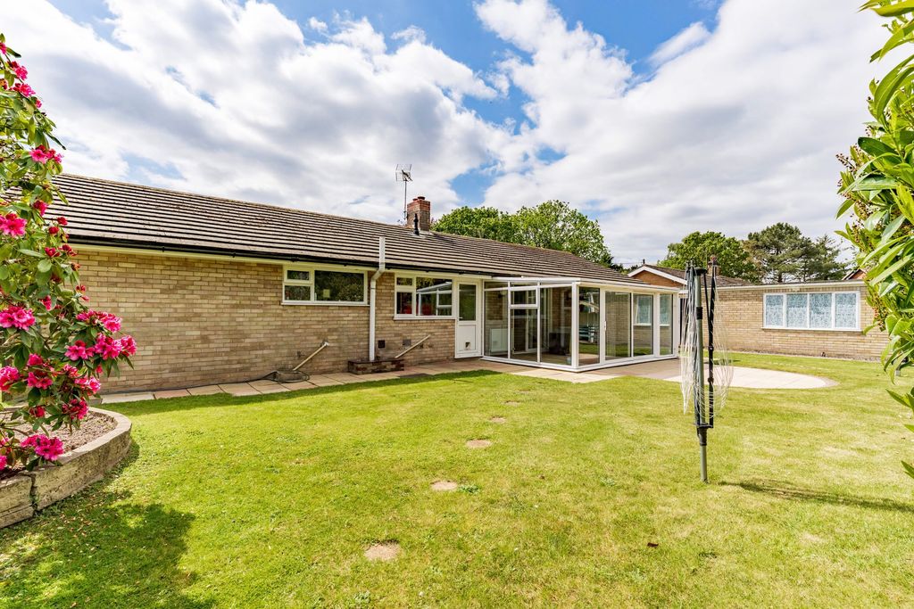 Property photo 2 of 25
