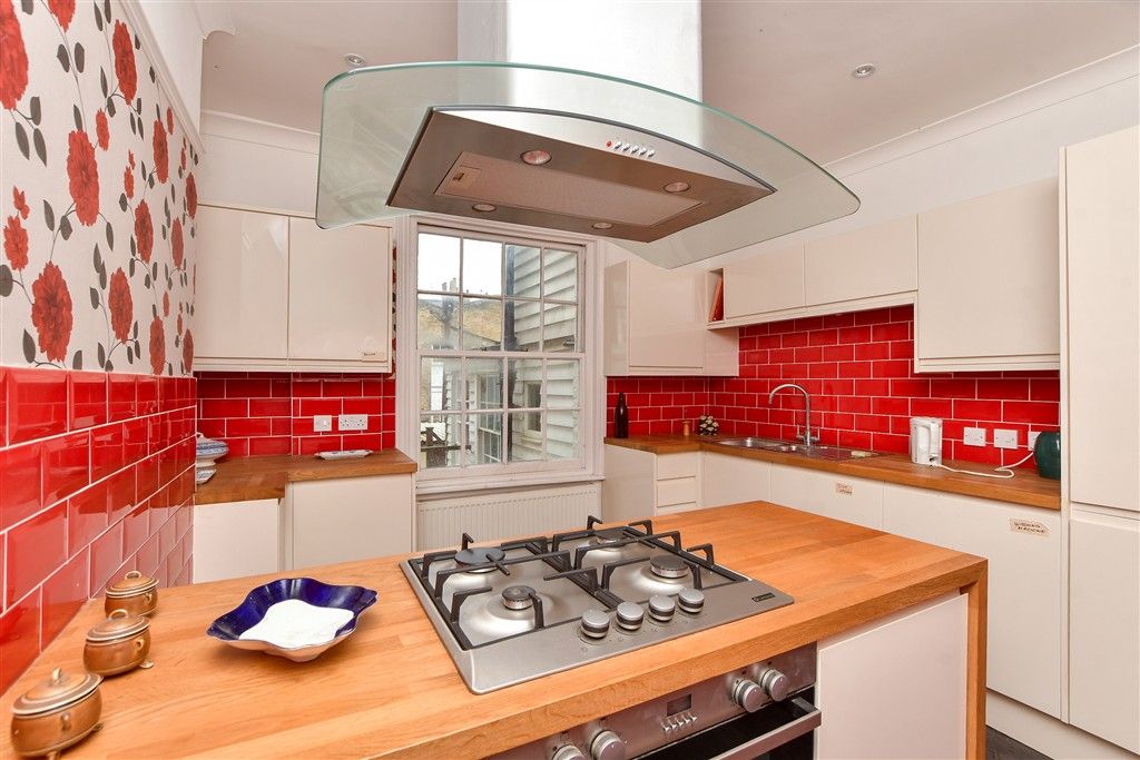 Property photo 1 of 4 Kitchen