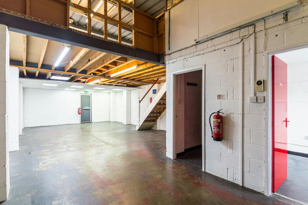 Property photo 2 of 6 10.Jpg