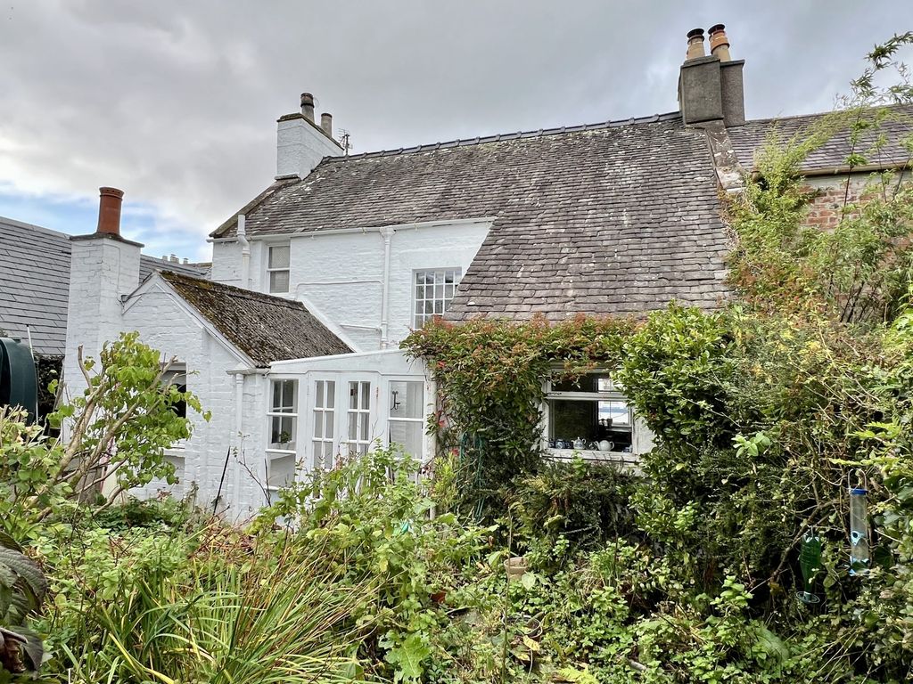 Property photo 2 of 11