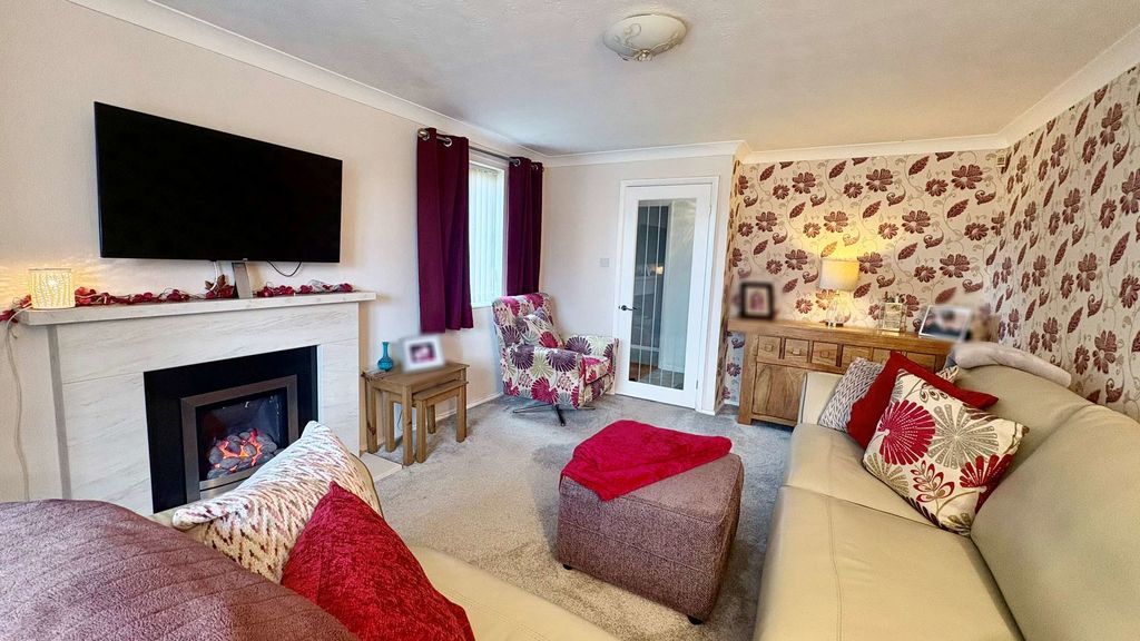 Property photo 2 of 19 Photo 2