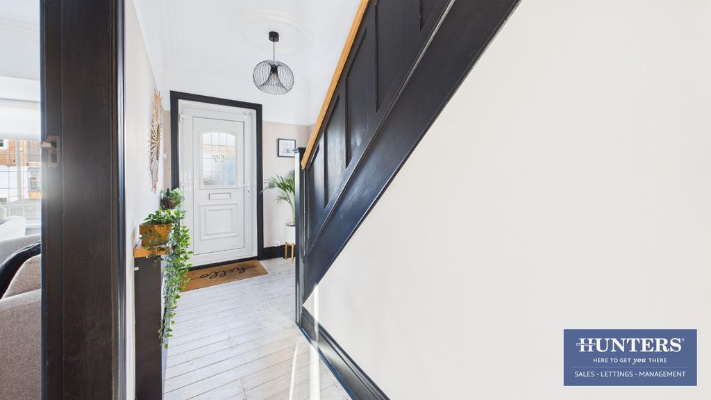 Property photo 3 of 22 Hallway