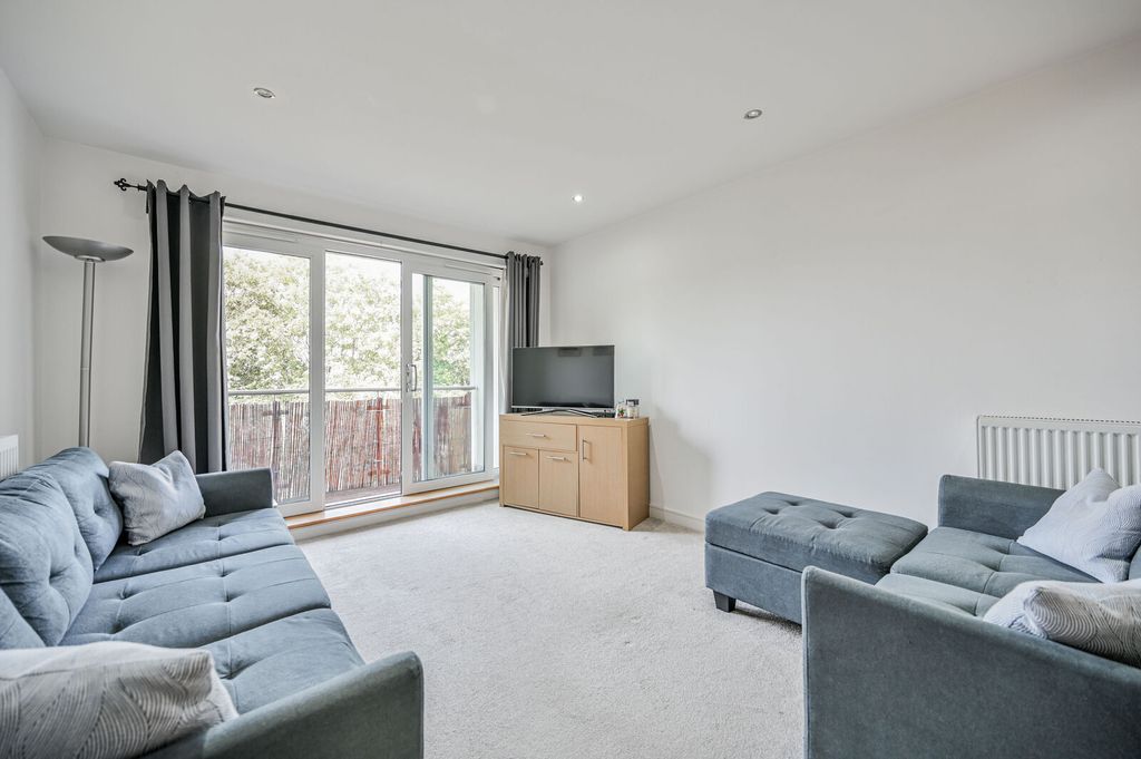 Property photo 3 of 11