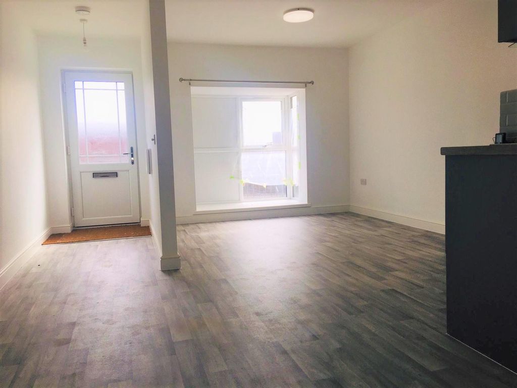 Property photo 2 of 5 Living Room