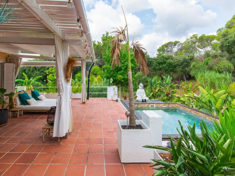 Property photo 1 of 81