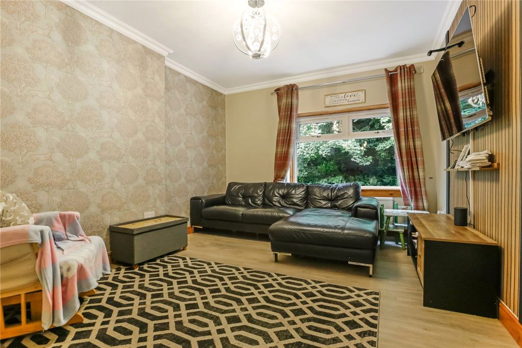 Property photo 3 of 21 Picture No. 03