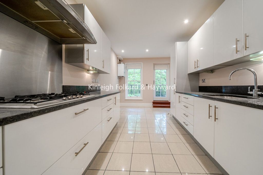 Property photo 3 of 24 Kitchen