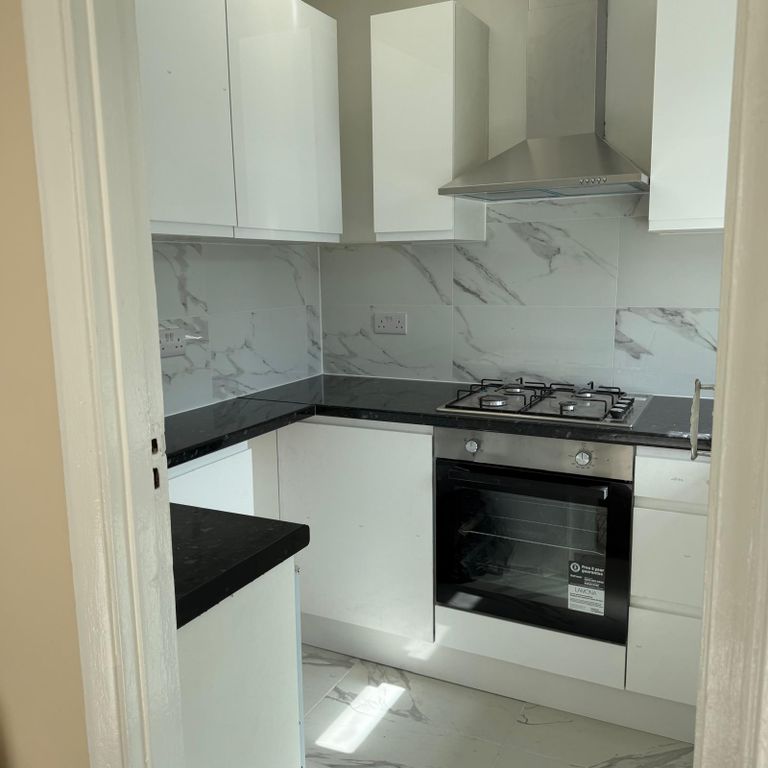 Property photo 1 of 5 Ground Floor 2 Bedroom Flat