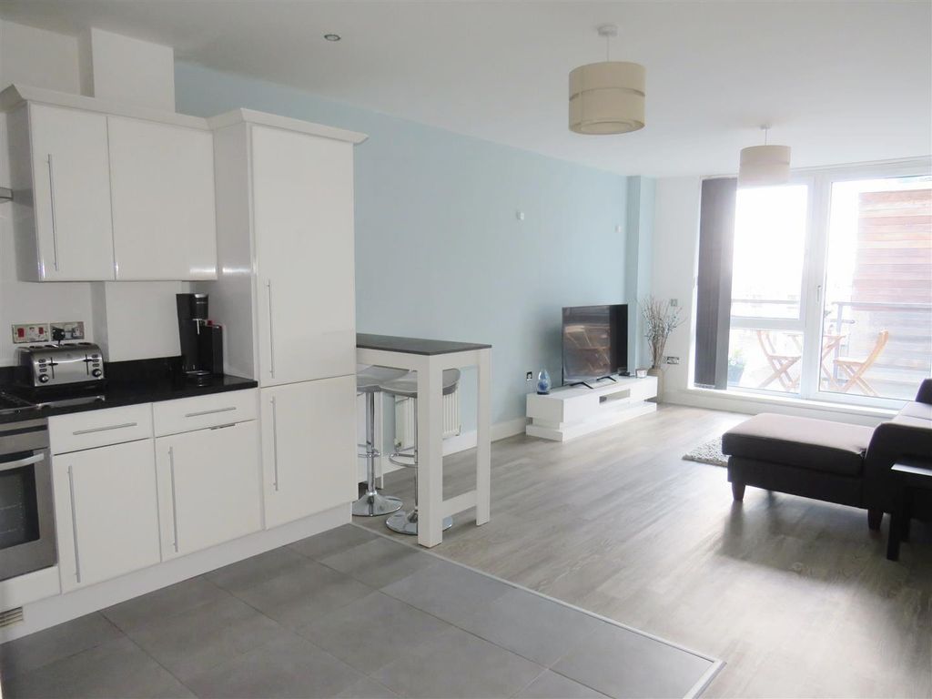 Property photo 3 of 12 Living Room