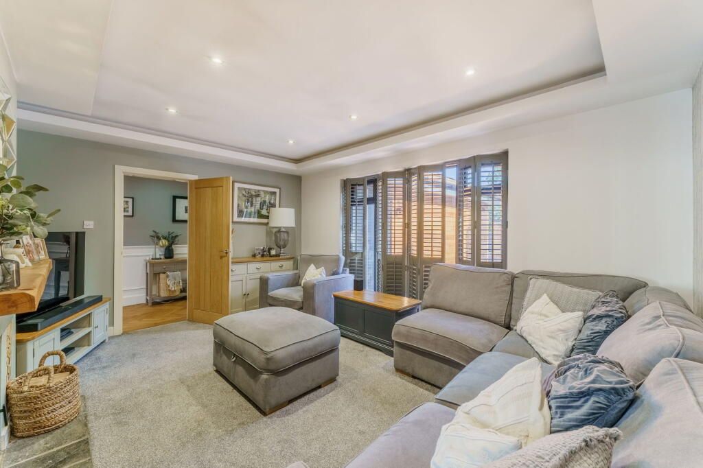 Property photo 3 of 38