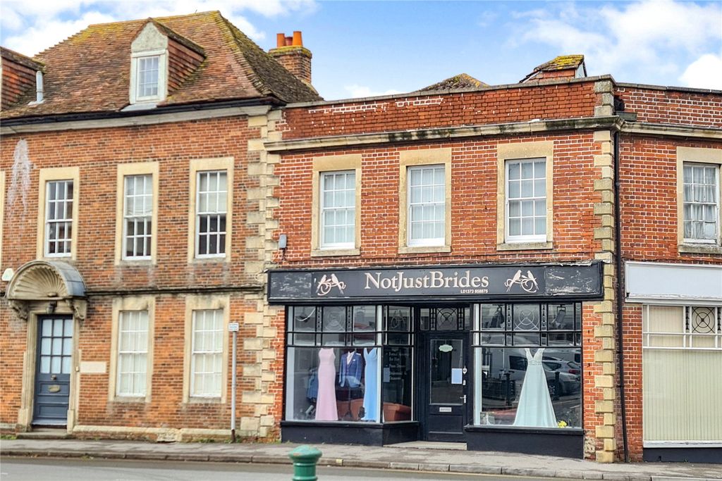 Property photo 1 of 20 External