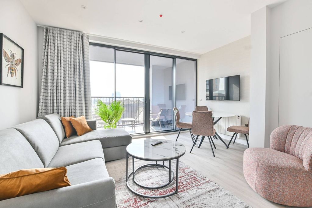 Property photo 2 of 7