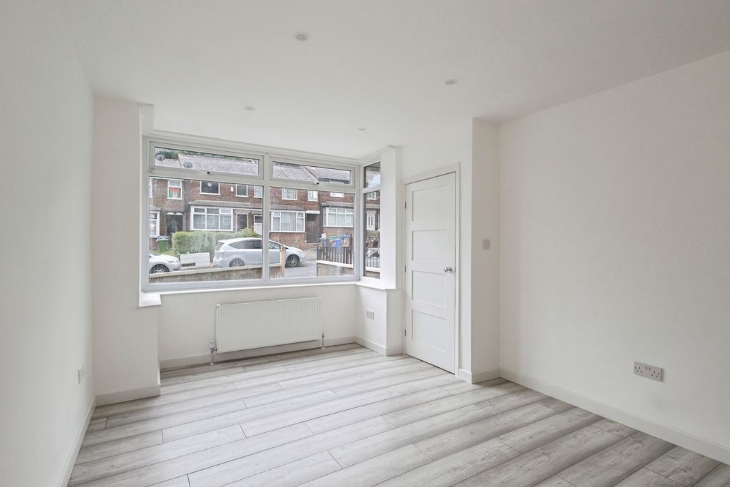 Property photo 2 of 13 Pbox-Img.Jpg