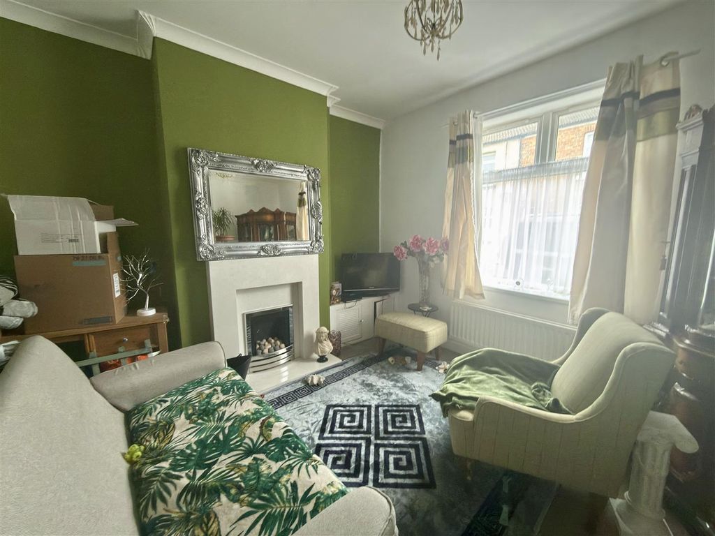 Property photo 2 of 7 Lounge