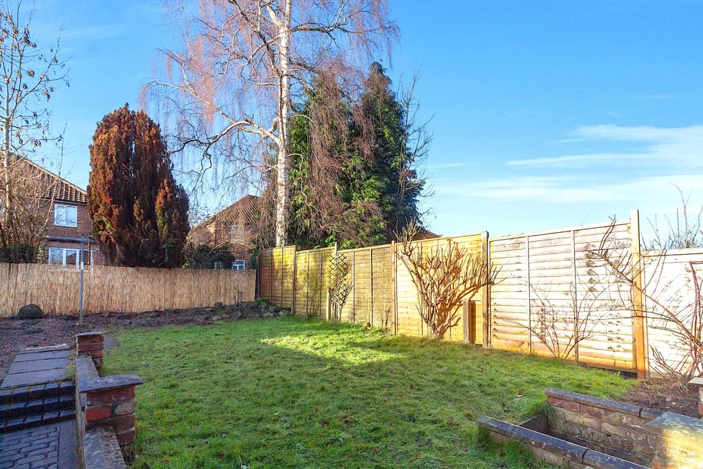 Property photo 3 of 15 Water Lane - Garden