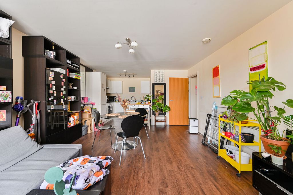 Property photo 3 of 11
