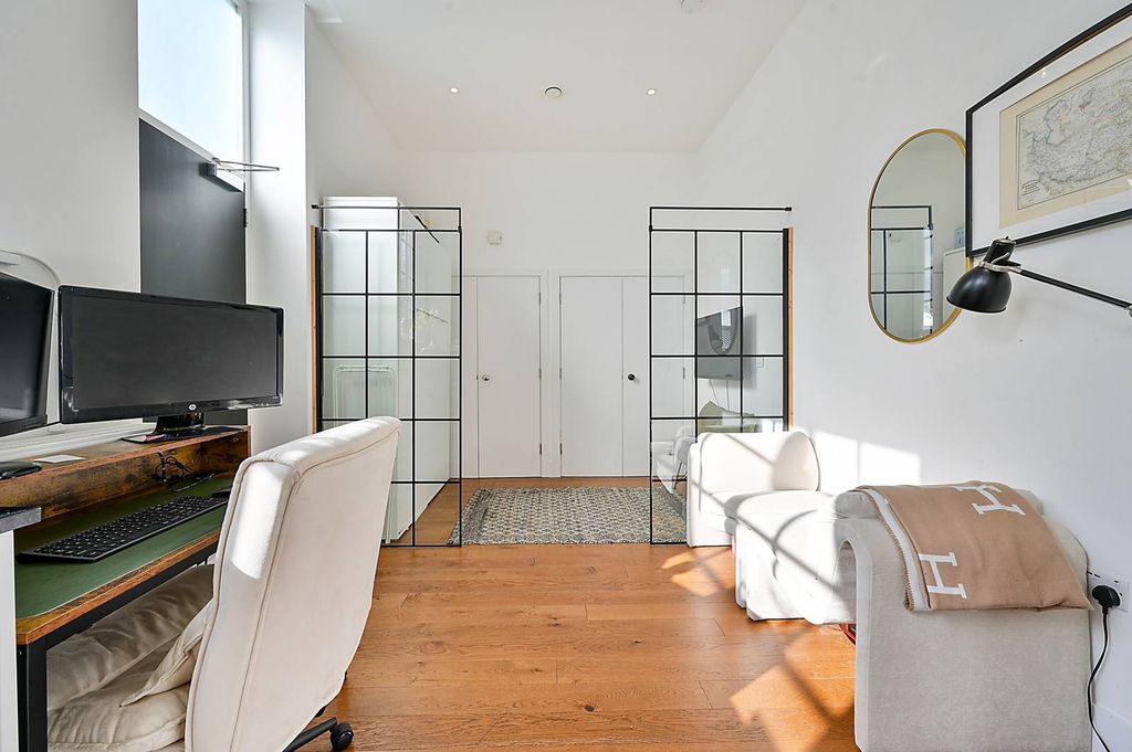 Property photo 3 of 7