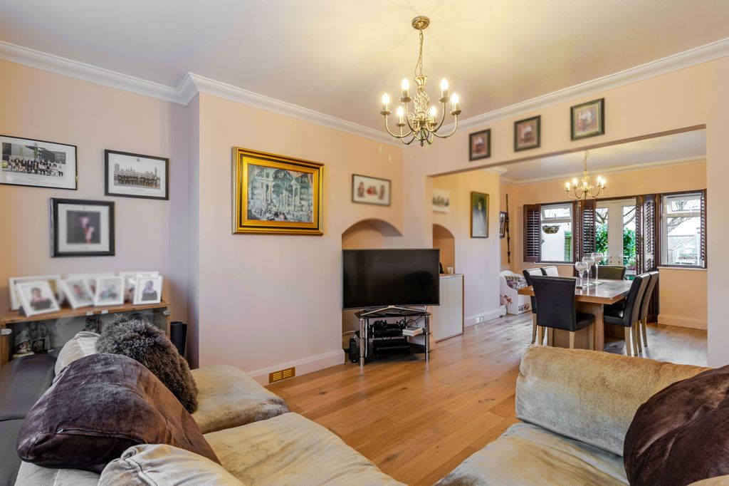 Property photo 2 of 12