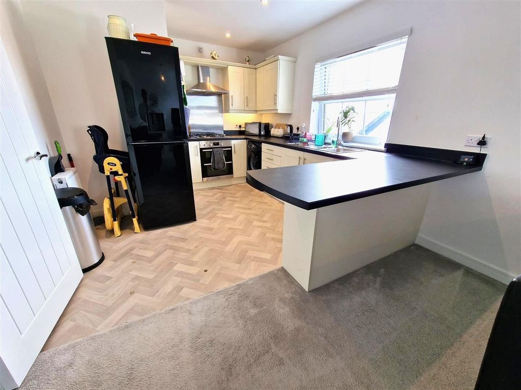 Property photo 3 of 8 2.Jpg