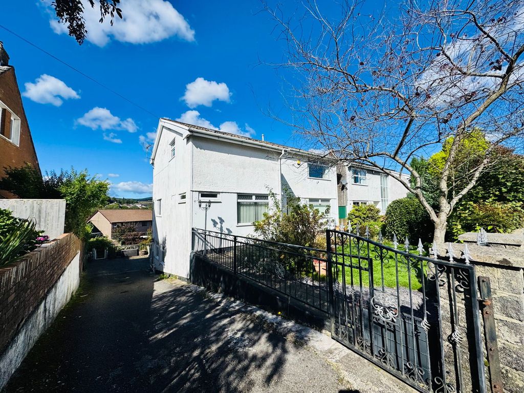 Property photo 2 of 46