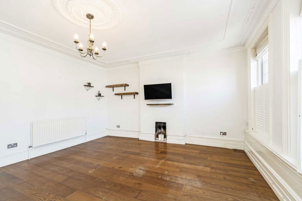 Property photo 3 of 6