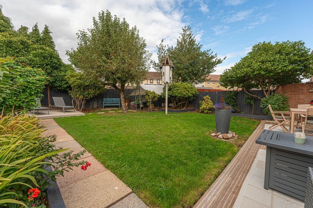 Property photo 2 of 53
