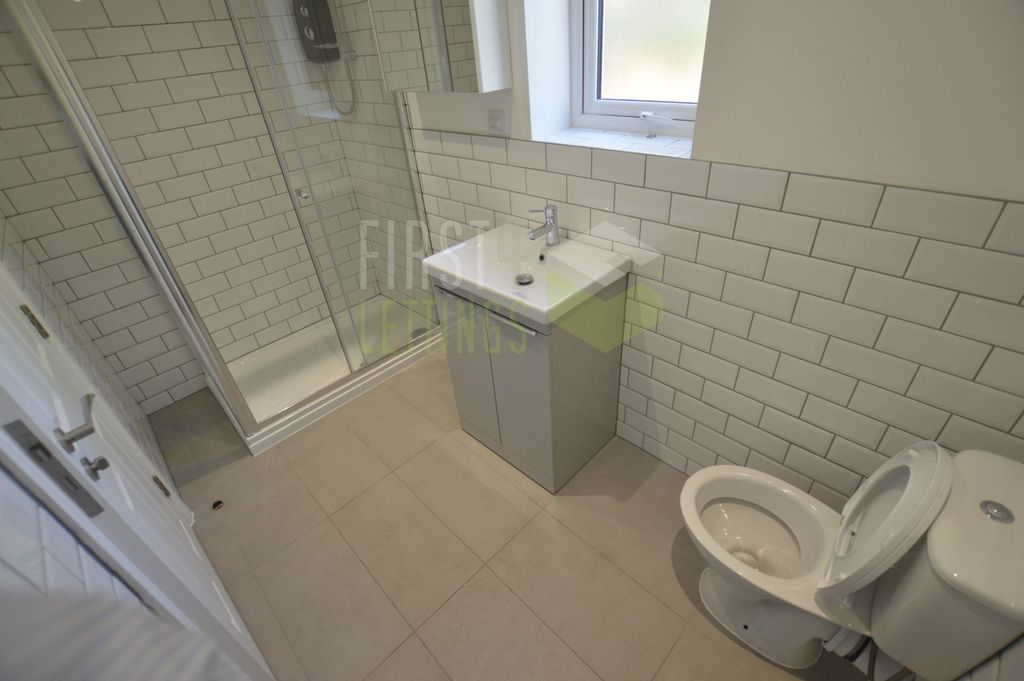 Property photo 2 of 4 Bathroom
