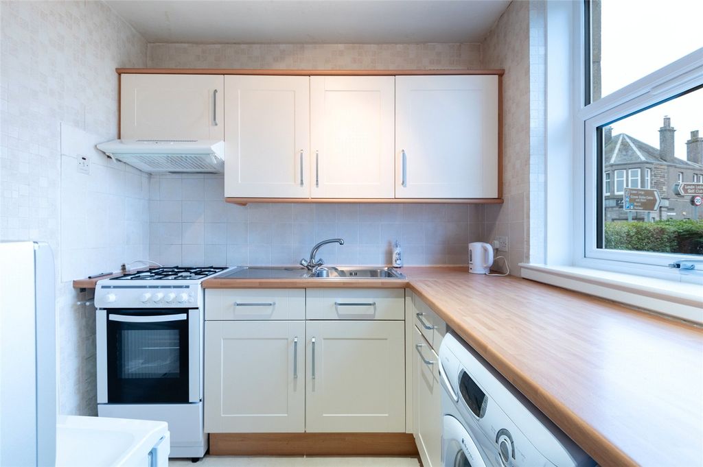 Property photo 3 of 38 Picture 3