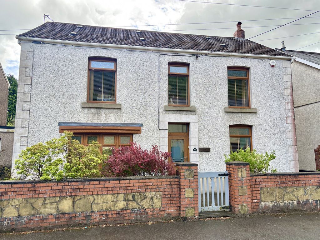 Property photo 1 of 40 Main Image