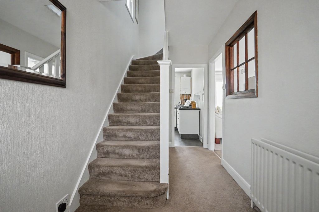 Property photo 3 of 23