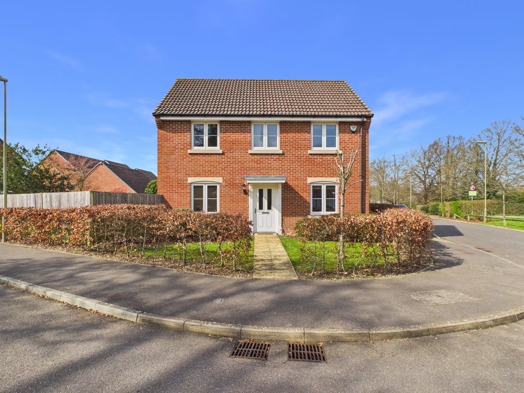 Property photo 1 of 12 3 Bedroom Detached House For Sale