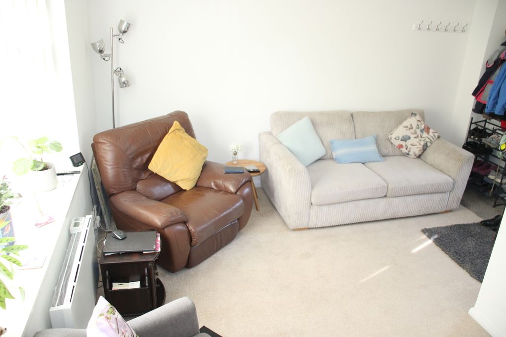 Property photo 3 of 6