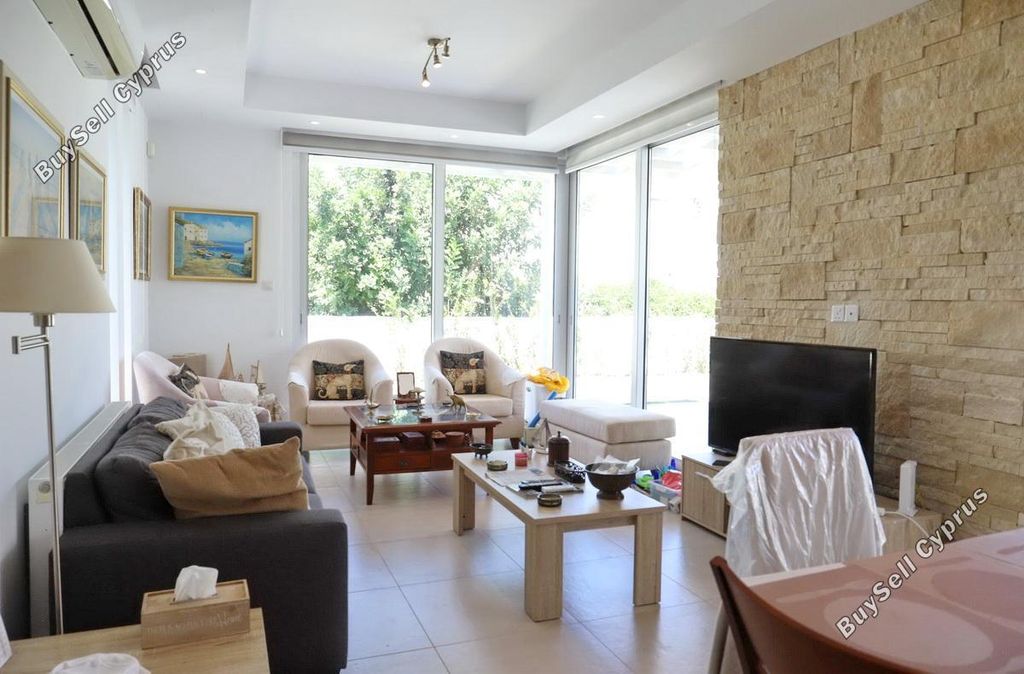 Property photo 3 of 21