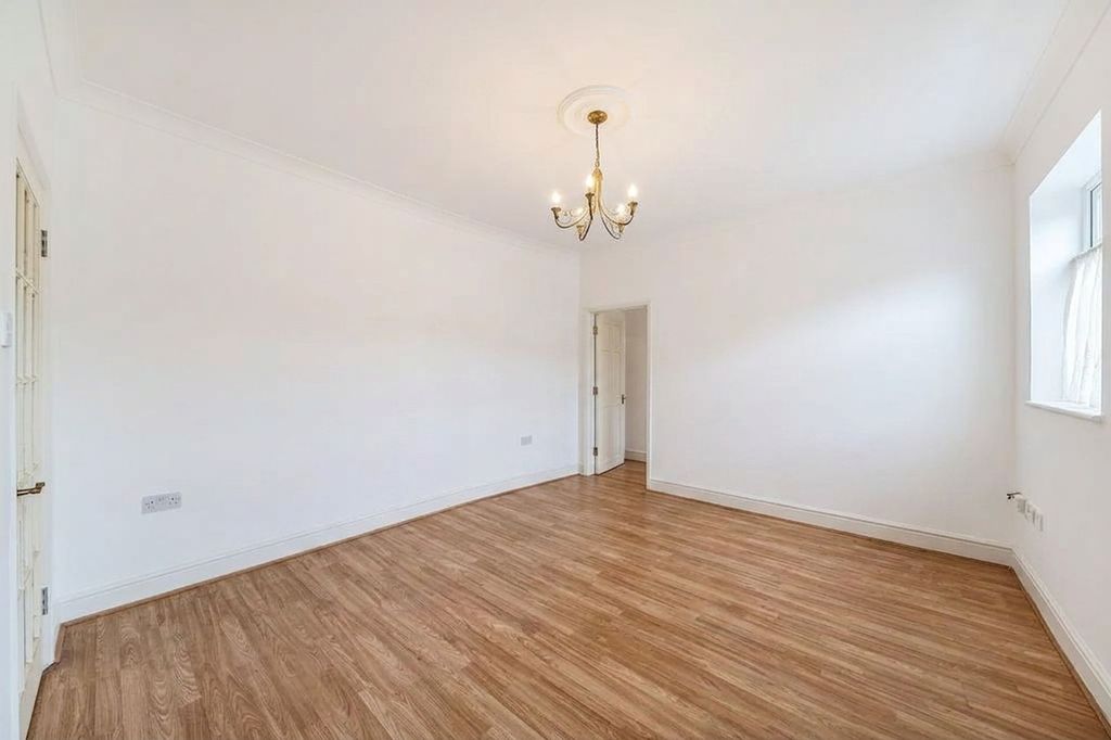 Property photo 2 of 9 Reception