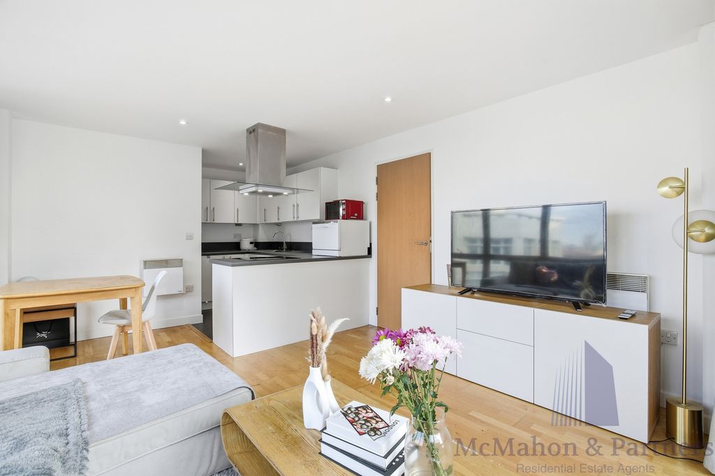 Property photo 3 of 12