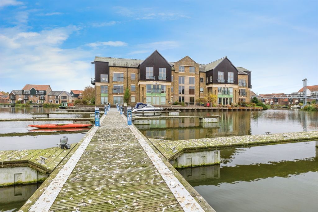 Additional image 16 of 2 bed flat for saleMarine Approach, Burton Waters, Lincoln LN1
