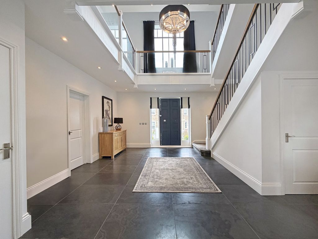 Property photo 2 of 47