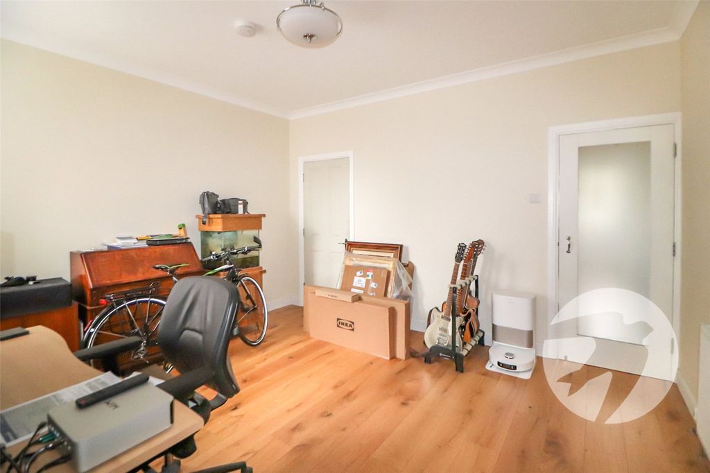 Property photo 3 of 14 Picture No. 13