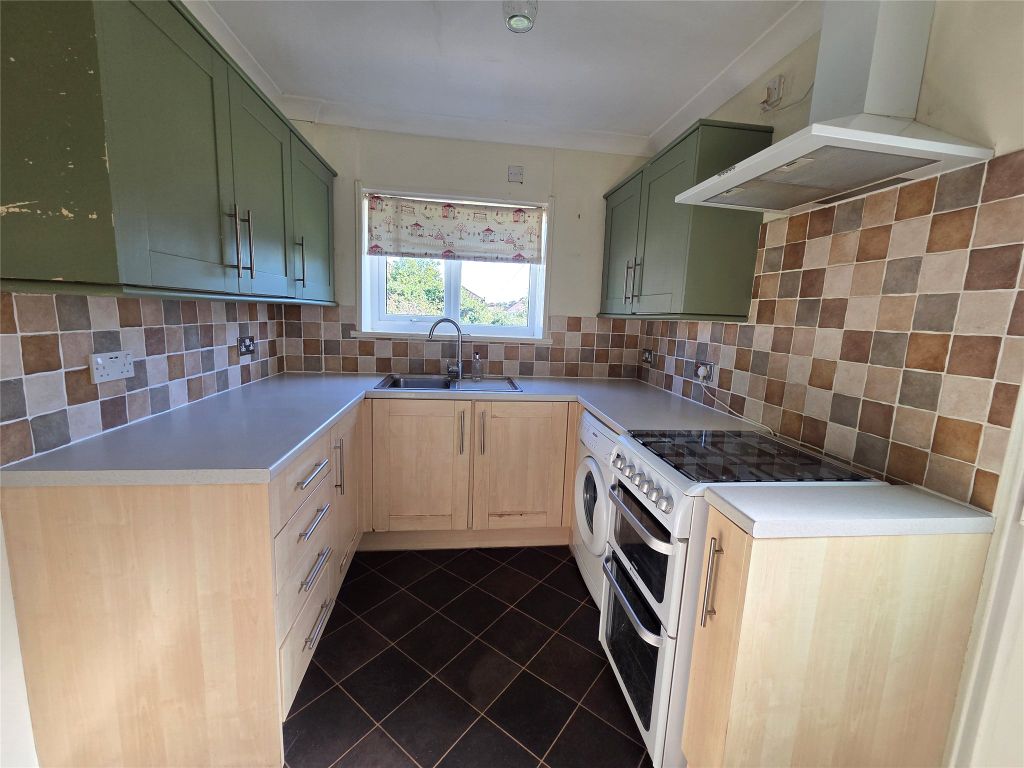 Property photo 3 of 15 Kitchen