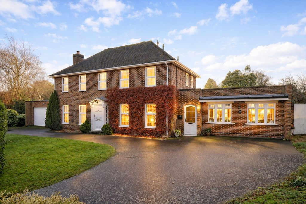 Property photo 1 of 16 3 Bedroom House For Rent