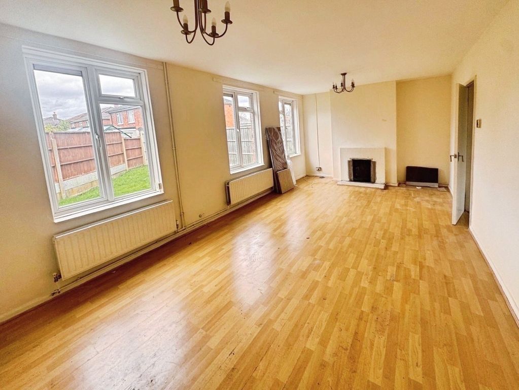 Property photo 2 of 7 Living Room